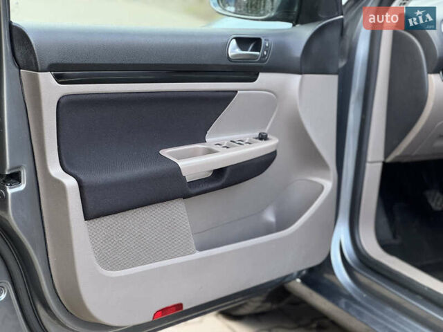 Серый Фольксваген Гольф, объемом двигателя 1.39 л и пробегом 251 тыс. км за 6800 $, фото 17 на Automoto.ua