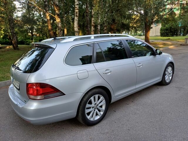 Фольксваген Гольф 2011 в Черновцах на Automoto.ua Серый Фольксваген Гольф, объемом двигателя 2 л и пробегом 218 тыс. км за 7900 $, фото 3 на Automoto.ua