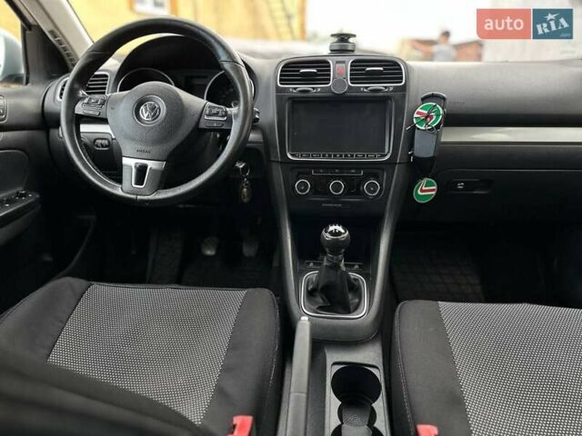 Серый Фольксваген Гольф, объемом двигателя 1.6 л и пробегом 231 тыс. км за 7500 $, фото 8 на Automoto.ua
