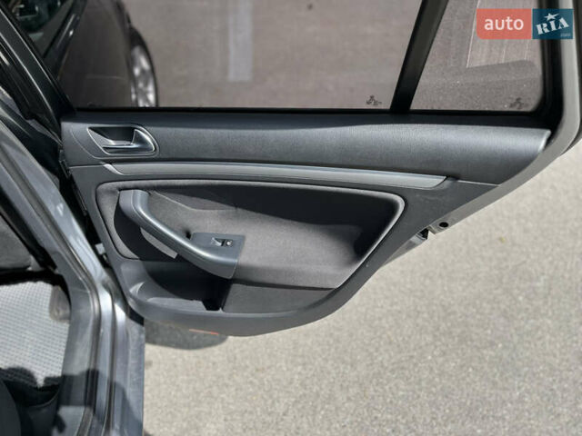 Сірий Фольксваген Гольф, об'ємом двигуна 1.6 л та пробігом 307 тис. км за 8700 $, фото 48 на Automoto.ua