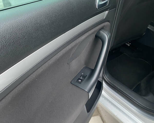 Серый Фольксваген Гольф, объемом двигателя 1.6 л и пробегом 293 тыс. км за 7750 $, фото 20 на Automoto.ua