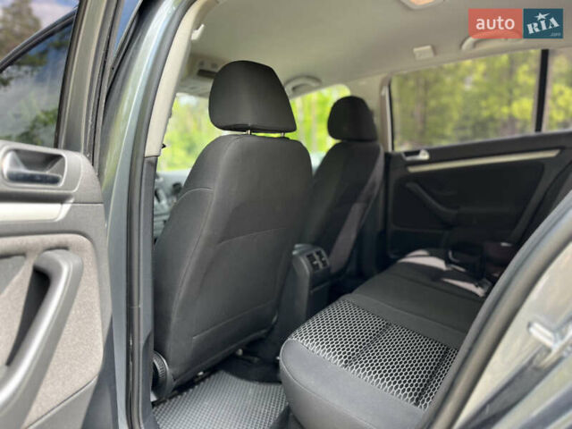 Сірий Фольксваген Гольф, об'ємом двигуна 1.6 л та пробігом 307 тис. км за 8700 $, фото 54 на Automoto.ua