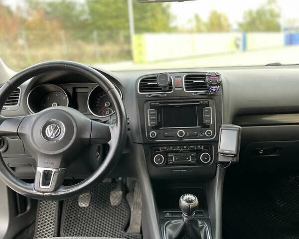 Фольксваген Гольф 2011 в Виннице на Automoto.ua Серый Фольксваген Гольф, объемом двигателя 1.6 л и пробегом 280 тыс. км за 6400 $, фото 9 на Automoto.ua