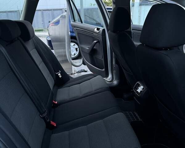 Сірий Фольксваген Гольф, об'ємом двигуна 1.6 л та пробігом 264 тис. км за 7800 $, фото 21 на Automoto.ua