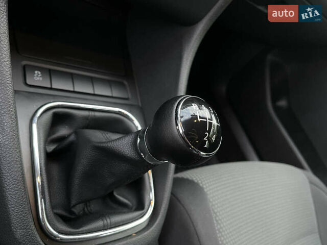 Серый Фольксваген Гольф, объемом двигателя 1.6 л и пробегом 256 тыс. км за 7950 $, фото 17 на Automoto.ua