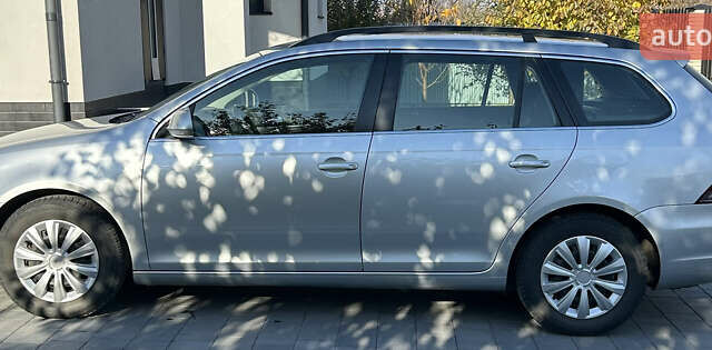 Серый Фольксваген Гольф, объемом двигателя 1.39 л и пробегом 247 тыс. км за 6800 $, фото 4 на Automoto.ua