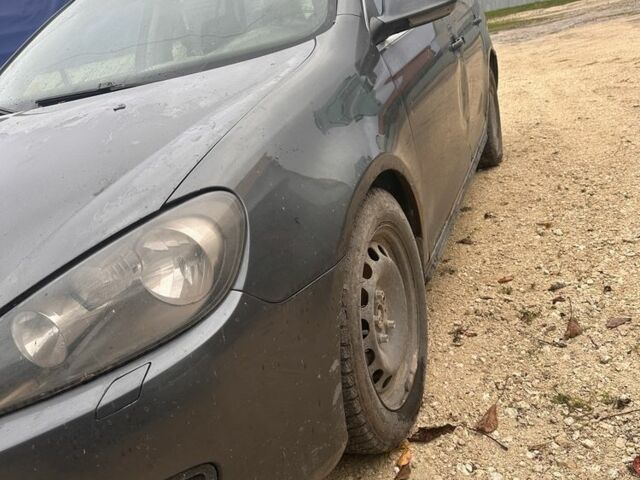 Серый Фольксваген Гольф, объемом двигателя 1.6 л и пробегом 240 тыс. км за 4400 $, фото 1 на Automoto.ua