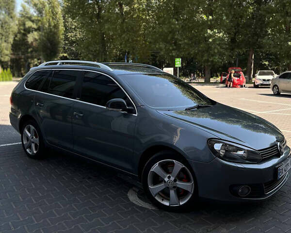 Серый Фольксваген Гольф, объемом двигателя 1.6 л и пробегом 318 тыс. км за 7700 $, фото 1 на Automoto.ua