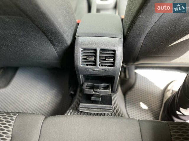 Сірий Фольксваген Гольф, об'ємом двигуна 1.6 л та пробігом 307 тис. км за 8700 $, фото 52 на Automoto.ua
