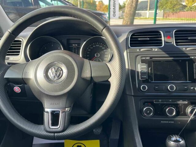 Серый Фольксваген Гольф, объемом двигателя 1.6 л и пробегом 255 тыс. км за 7500 $, фото 9 на Automoto.ua