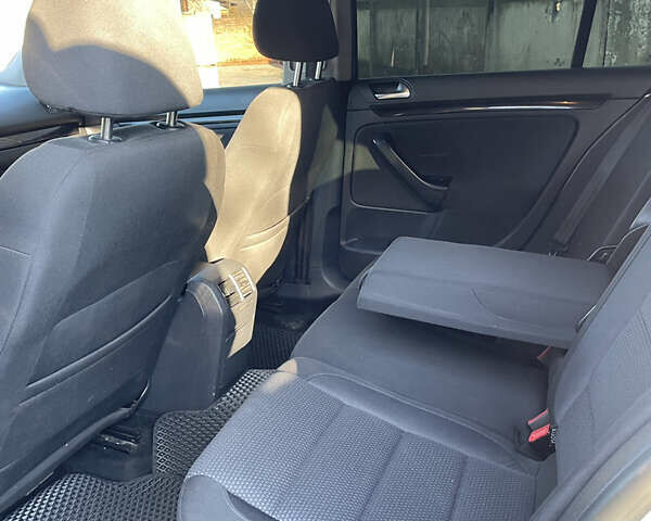 Серый Фольксваген Гольф, объемом двигателя 1.6 л и пробегом 280 тыс. км за 5700 $, фото 8 на Automoto.ua