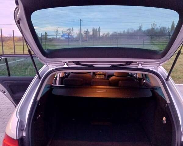 Серый Фольксваген Гольф, объемом двигателя 1.6 л и пробегом 180 тыс. км за 8000 $, фото 7 на Automoto.ua