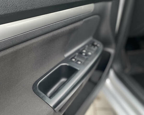 Серый Фольксваген Гольф, объемом двигателя 1.6 л и пробегом 293 тыс. км за 7750 $, фото 21 на Automoto.ua