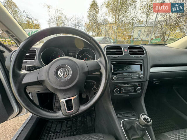 Сірий Фольксваген Гольф, об'ємом двигуна 1.6 л та пробігом 225 тис. км за 8350 $, фото 63 на Automoto.ua