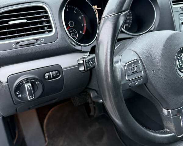 Серый Фольксваген Гольф, объемом двигателя 1.4 л и пробегом 215 тыс. км за 8450 $, фото 12 на Automoto.ua