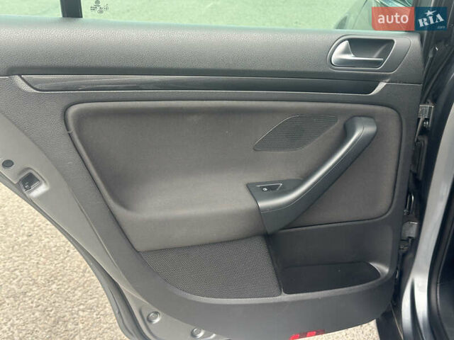 Серый Фольксваген Гольф, объемом двигателя 1.4 л и пробегом 202 тыс. км за 8799 $, фото 32 на Automoto.ua