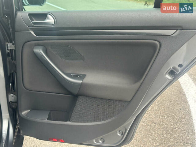 Серый Фольксваген Гольф, объемом двигателя 1.4 л и пробегом 202 тыс. км за 8799 $, фото 38 на Automoto.ua