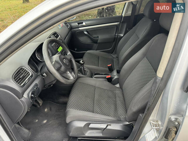 Серый Фольксваген Гольф, объемом двигателя 1.6 л и пробегом 396 тыс. км за 6300 $, фото 15 на Automoto.ua