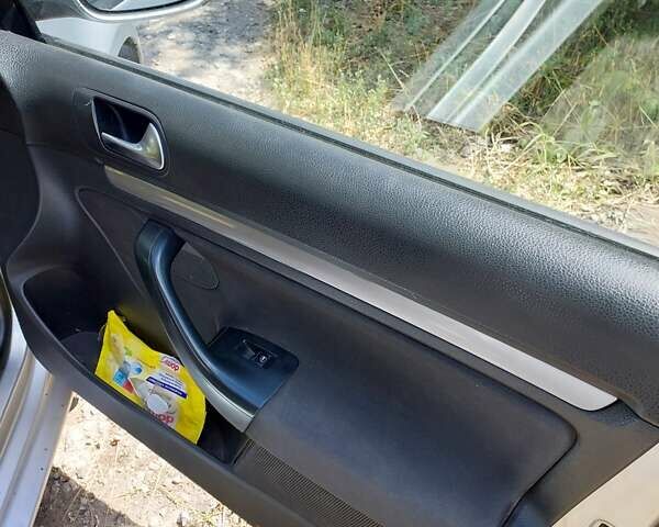 Сірий Фольксваген Гольф, об'ємом двигуна 1.6 л та пробігом 292 тис. км за 7200 $, фото 6 на Automoto.ua