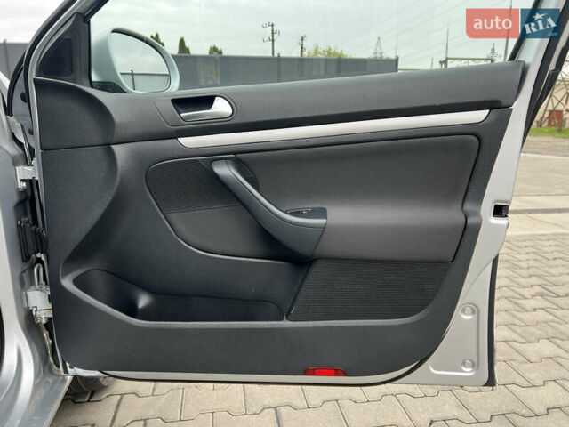 Сірий Фольксваген Гольф, об'ємом двигуна 1.6 л та пробігом 270 тис. км за 8300 $, фото 26 на Automoto.ua