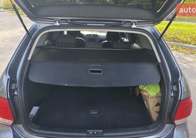 Серый Фольксваген Гольф, объемом двигателя 1.6 л и пробегом 334 тыс. км за 8799 $, фото 22 на Automoto.ua