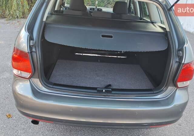 Фольксваген Гольф 2011 у Вінниці на Automoto.ua Сірий Фольксваген Гольф, об'ємом двигуна 1.6 л та пробігом 193 тис. км за 8850 $, фото 15 на Automoto.ua