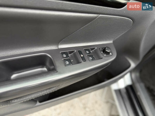 Серый Фольксваген Гольф, объемом двигателя 1.4 л и пробегом 196 тыс. км за 7800 $, фото 38 на Automoto.ua