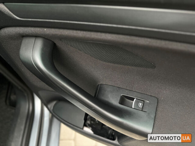 Серый Фольксваген Гольф, объемом двигателя 2 л и пробегом 239 тыс. км за 10600 $, фото 26 на Automoto.ua