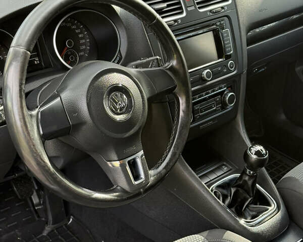 Сірий Фольксваген Гольф, об'ємом двигуна 1.6 л та пробігом 283 тис. км за 7650 $, фото 20 на Automoto.ua