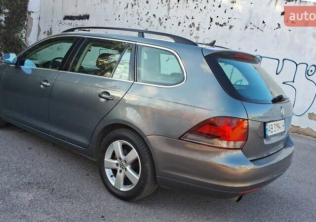 Фольксваген Гольф 2011 у Вінниці на Automoto.ua Сірий Фольксваген Гольф, об'ємом двигуна 1.6 л та пробігом 193 тис. км за 8850 $, фото 3 на Automoto.ua