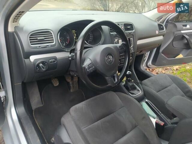 Серый Фольксваген Гольф, объемом двигателя 1.6 л и пробегом 260 тыс. км за 11000 $, фото 10 на Automoto.ua