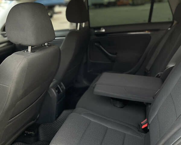 Фольксваген Гольф 2011 в Виннице на Automoto.ua Серый Фольксваген Гольф, объемом двигателя 1.6 л и пробегом 280 тыс. км за 6400 $, фото 8 на Automoto.ua