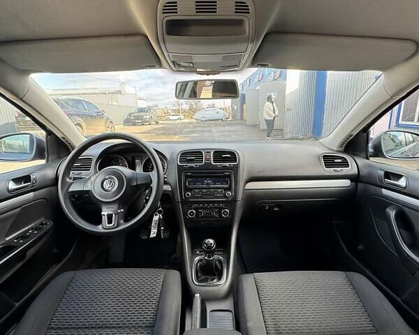 Серый Фольксваген Гольф, объемом двигателя 1.6 л и пробегом 276 тыс. км за 7600 $, фото 8 на Automoto.ua