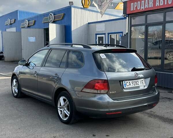 Серый Фольксваген Гольф, объемом двигателя 1.6 л и пробегом 276 тыс. км за 7600 $, фото 6 на Automoto.ua