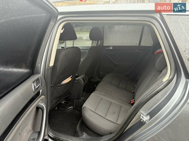 Серый Фольксваген Гольф, объемом двигателя 1.6 л и пробегом 272 тыс. км за 7500 $, фото 17 на Automoto.ua