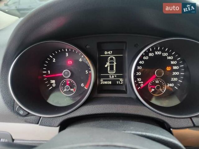 Серый Фольксваген Гольф, объемом двигателя 1.6 л и пробегом 259 тыс. км за 8000 $, фото 18 на Automoto.ua