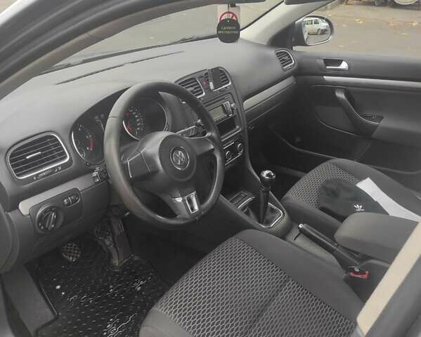 Серый Фольксваген Гольф, объемом двигателя 1.6 л и пробегом 300 тыс. км за 7499 $, фото 9 на Automoto.ua