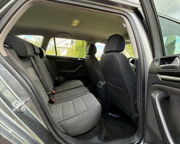 Сірий Фольксваген Гольф, об'ємом двигуна 1.6 л та пробігом 283 тис. км за 7650 $, фото 33 на Automoto.ua