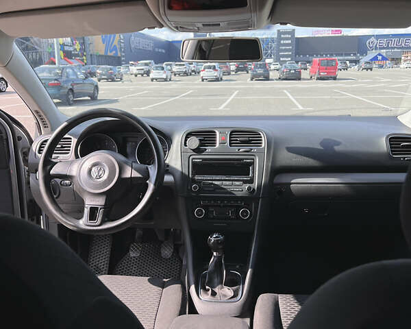 Серый Фольксваген Гольф, объемом двигателя 1.6 л и пробегом 258 тыс. км за 6900 $, фото 8 на Automoto.ua