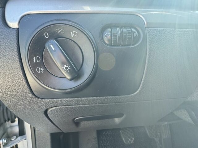 Серый Фольксваген Гольф, объемом двигателя 1.6 л и пробегом 202 тыс. км за 8900 $, фото 17 на Automoto.ua