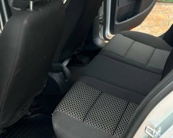 Серый Фольксваген Гольф, объемом двигателя 1.6 л и пробегом 231 тыс. км за 7500 $, фото 1 на Automoto.ua