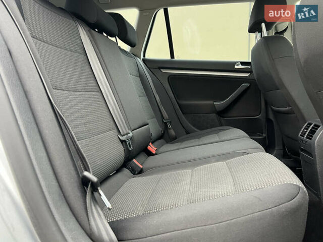 Сірий Фольксваген Гольф, об'ємом двигуна 1.6 л та пробігом 270 тис. км за 8300 $, фото 28 на Automoto.ua