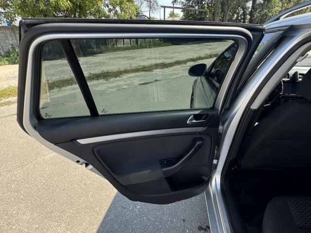 Серый Фольксваген Гольф, объемом двигателя 1.6 л и пробегом 202 тыс. км за 8900 $, фото 10 на Automoto.ua