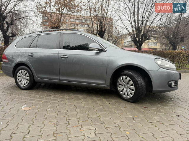 Серый Фольксваген Гольф, объемом двигателя 1.6 л и пробегом 272 тыс. км за 7500 $, фото 2 на Automoto.ua