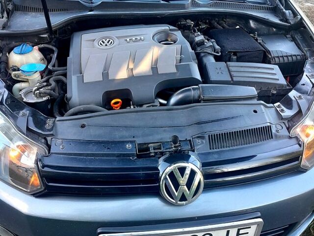 Серый Фольксваген Гольф, объемом двигателя 1.6 л и пробегом 274 тыс. км за 6700 $, фото 1 на Automoto.ua