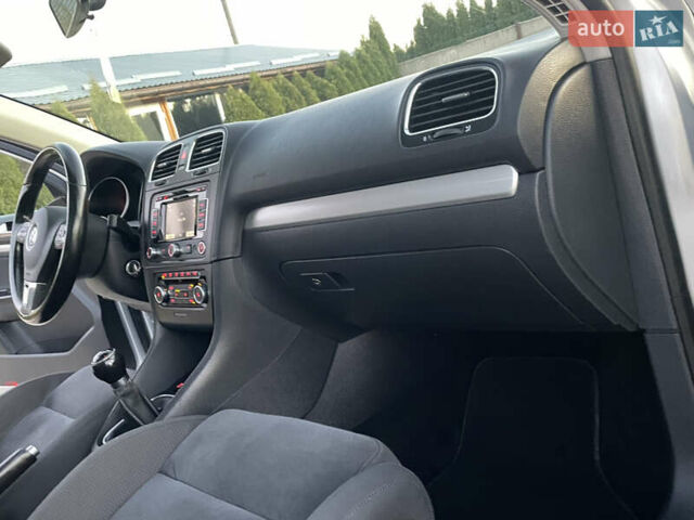 Серый Фольксваген Гольф, объемом двигателя 2 л и пробегом 221 тыс. км за 8699 $, фото 74 на Automoto.ua