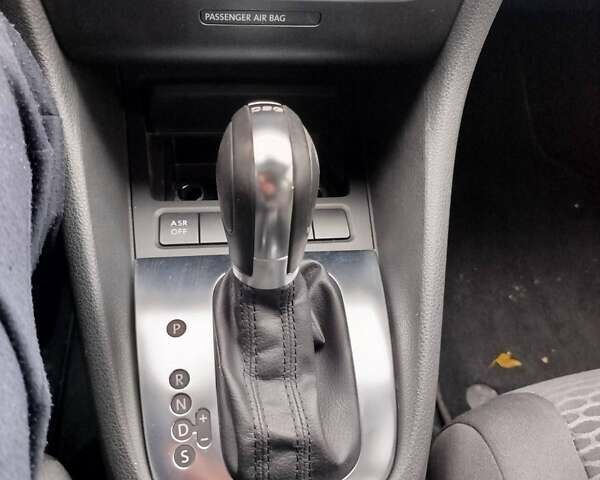 Серый Фольксваген Гольф, объемом двигателя 1.39 л и пробегом 67 тыс. км за 9500 $, фото 13 на Automoto.ua