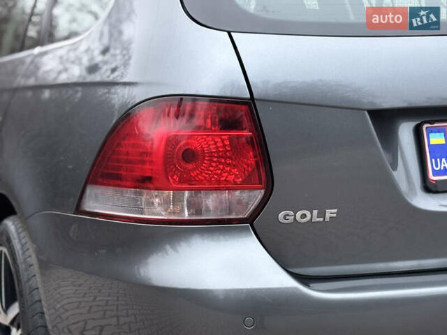 Серый Фольксваген Гольф, объемом двигателя 1.6 л и пробегом 248 тыс. км за 8099 $, фото 12 на Automoto.ua