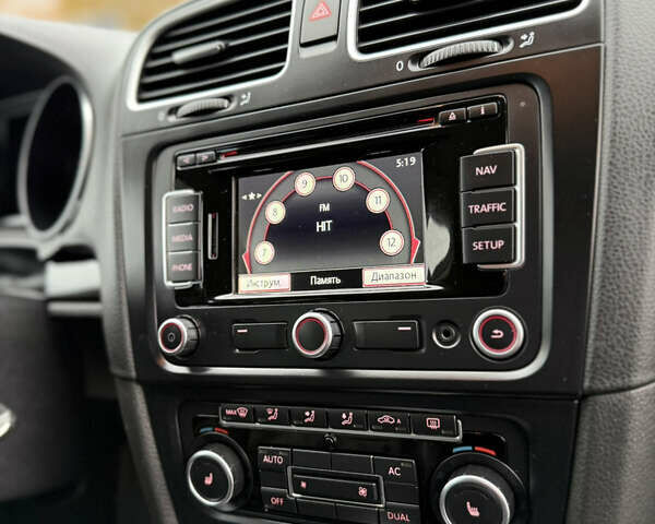 Серый Фольксваген Гольф, объемом двигателя 1.4 л и пробегом 196 тыс. км за 7800 $, фото 64 на Automoto.ua