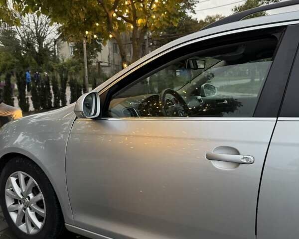 Сірий Фольксваген Гольф, об'ємом двигуна 1.6 л та пробігом 264 тис. км за 7800 $, фото 10 на Automoto.ua